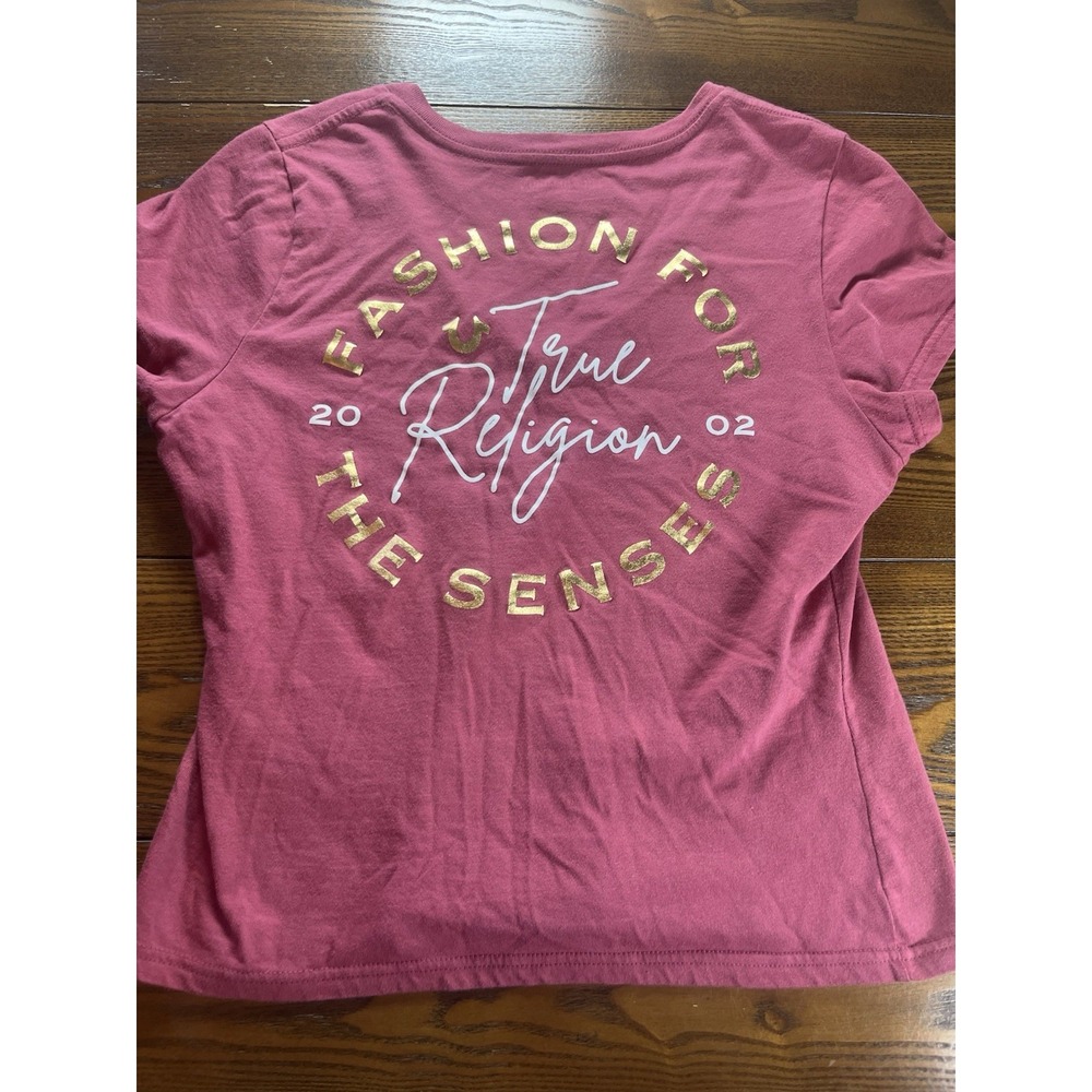 True Religion Muave/Pink Core V Neck Fashion For The Senses T-Shirt Women's L